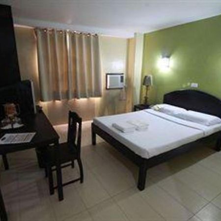 Sampaguita Suites Plaza Garcia Cebu Stadt Exterior foto