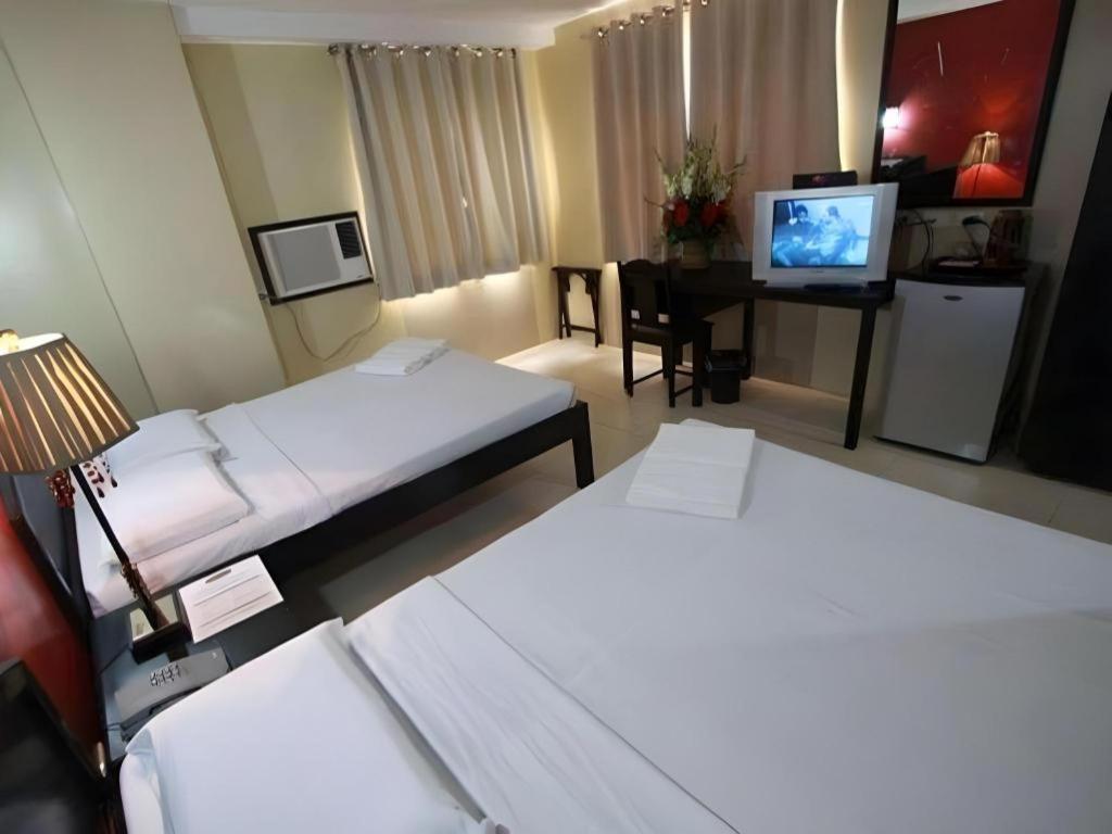 Sampaguita Suites Plaza Garcia Cebu Stadt Exterior foto